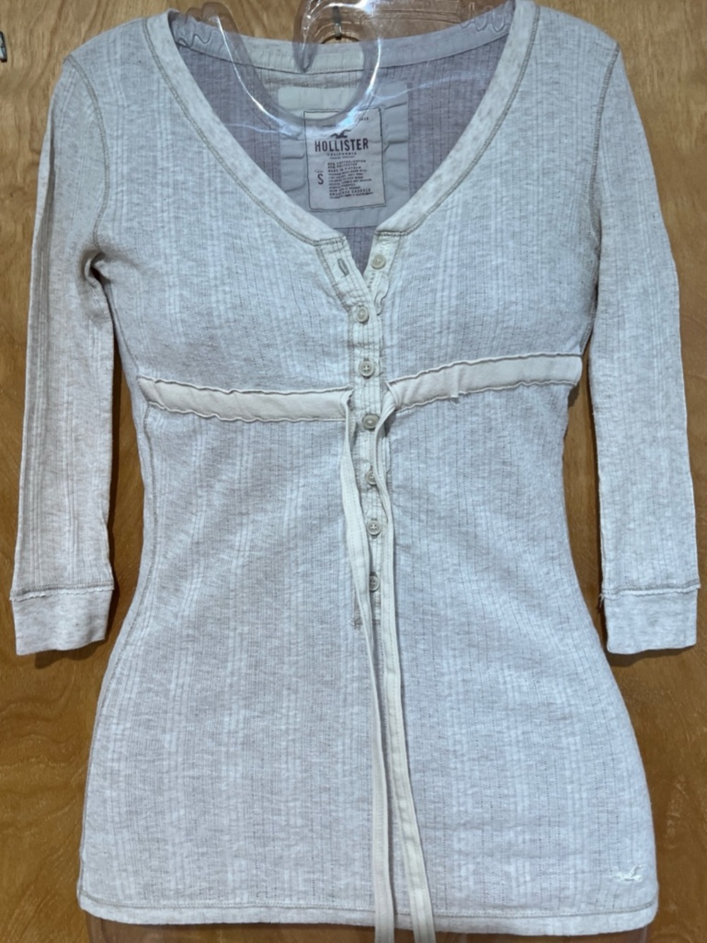 Women’s Junior HOLLISTER Cream Ribbed Button-Front Long Sleeve Top Sz.S